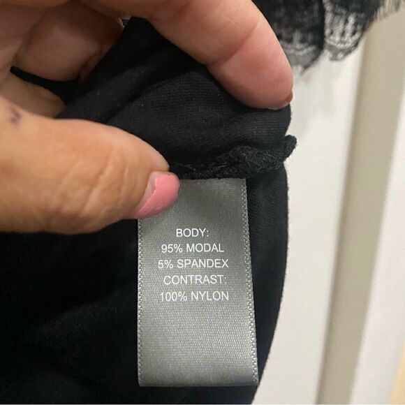 Marled reunited closet black assymetrical top tunic size XL tiered lace sleeves - Picture 8 of 10